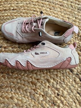 DBeck SundayStroll Vibe Women’s Everyday Shoe Suede Walking Pink Size 7.5